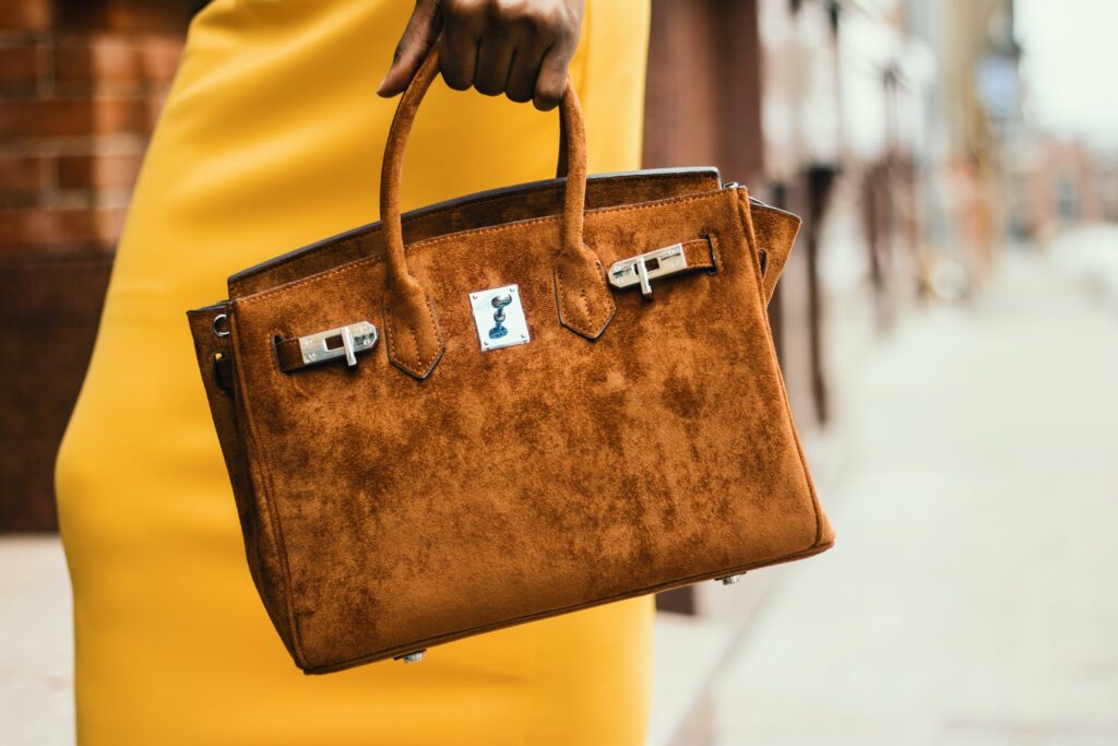 Why are Custom Leather Bags Delicate?